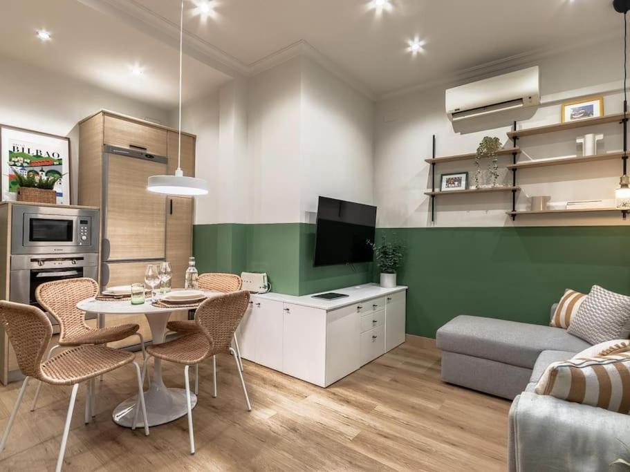 Bilbao Intermodal By Aston Rentals Екстер'єр фото